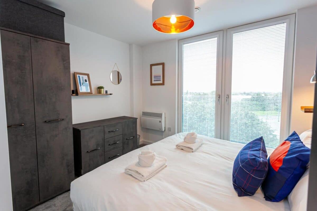 Modern 2 Bed 5min To Old Trafford Апартаменты